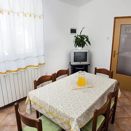 Loredana 1209 * Banjole